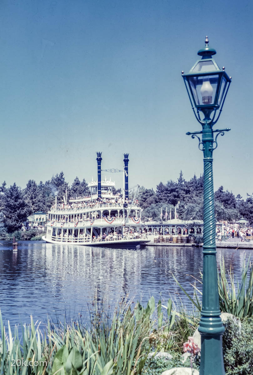 20k-1963-Anaheim-California-Disneyland-7